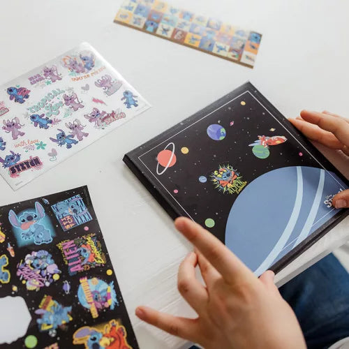 Conjunto Autocolantes e cenário Stitch