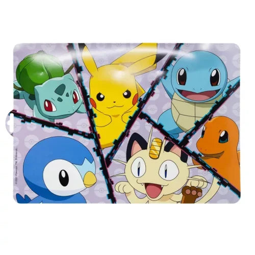 Tabuleiro infantil com personagens Pokémon Pikachu, Bulbasaur, Squirtle, Charmander, Piplup e Meowth coloridos, ideal para crianças.