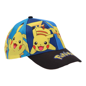 Boné infantil azul com estampa do Pikachu e logotipo Pokémon na aba, acessório para crianças.