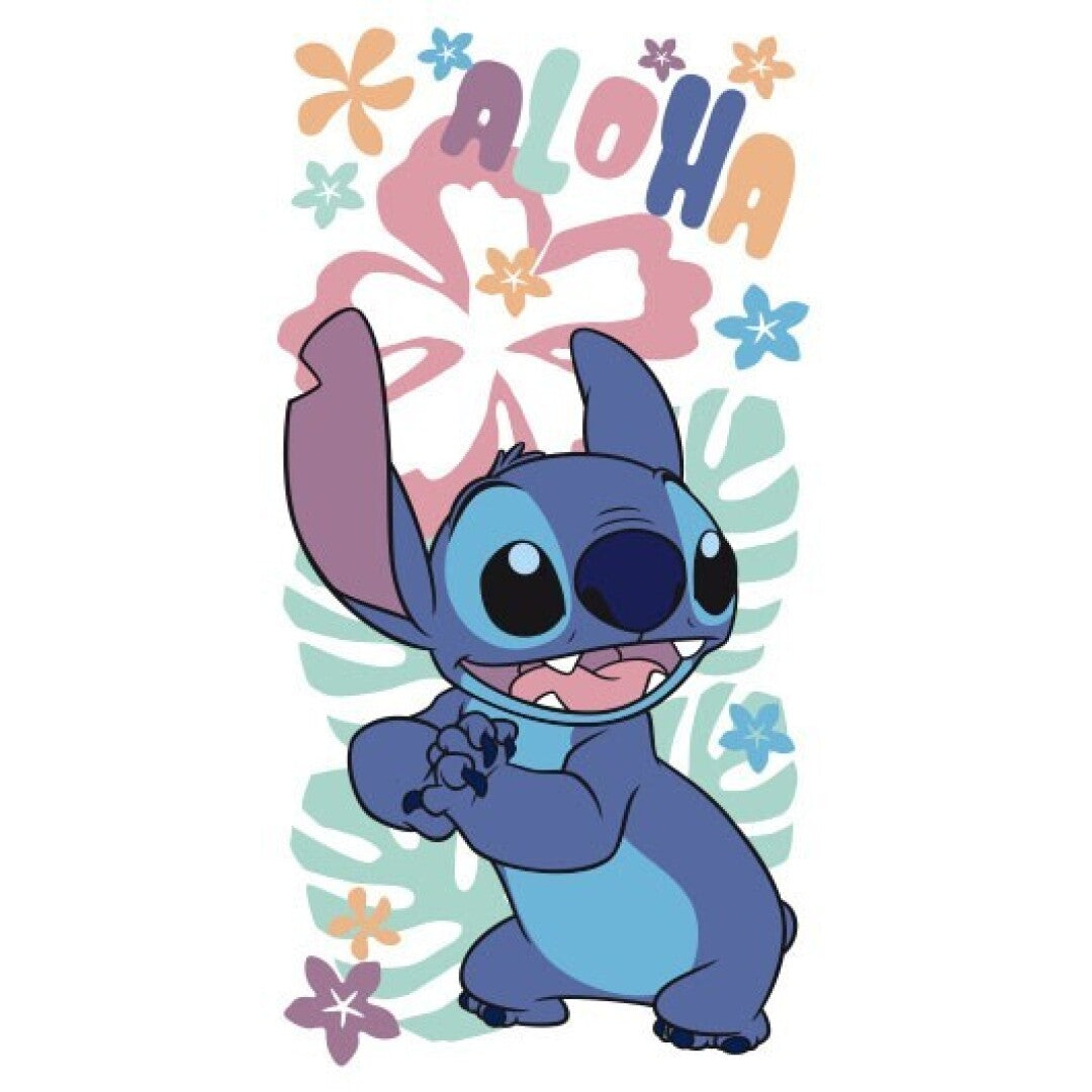 Toalha infantil do Stitch com estampa tropical e a palavra Aloha, cores vibrantes.